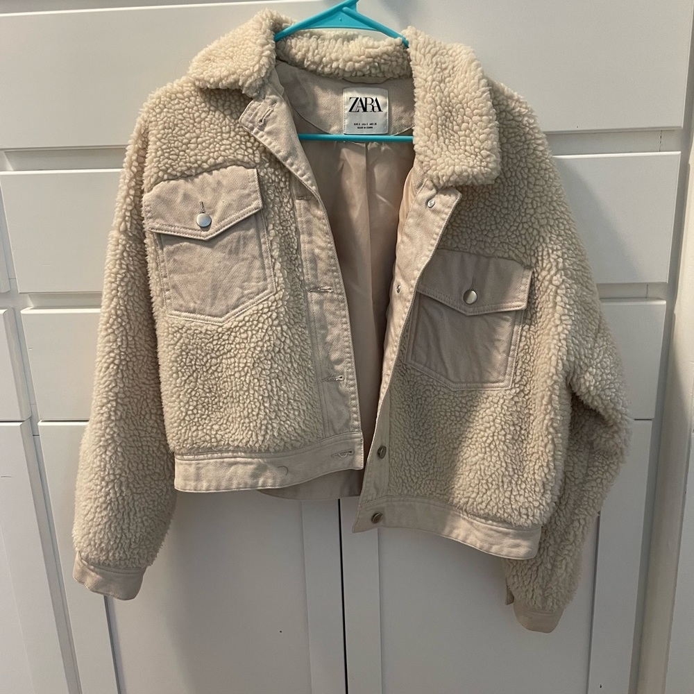 Zara cropped cream Sherpa jacket